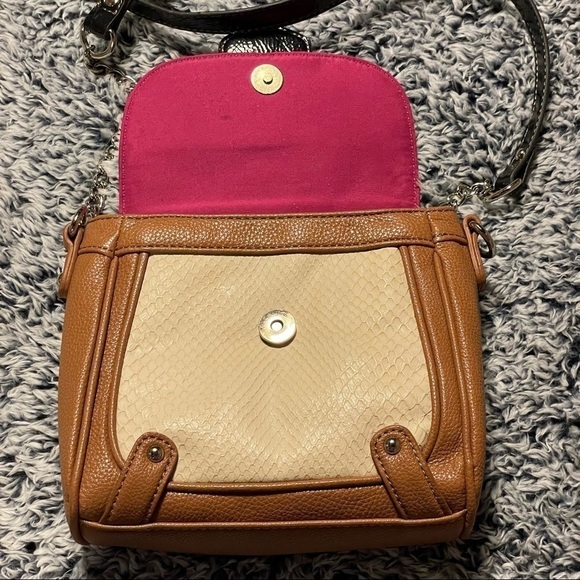✅7X Host Pick✅ Nine West Cross Body Purse, 7 1/4X6 1/4 - Picture 9 of 14